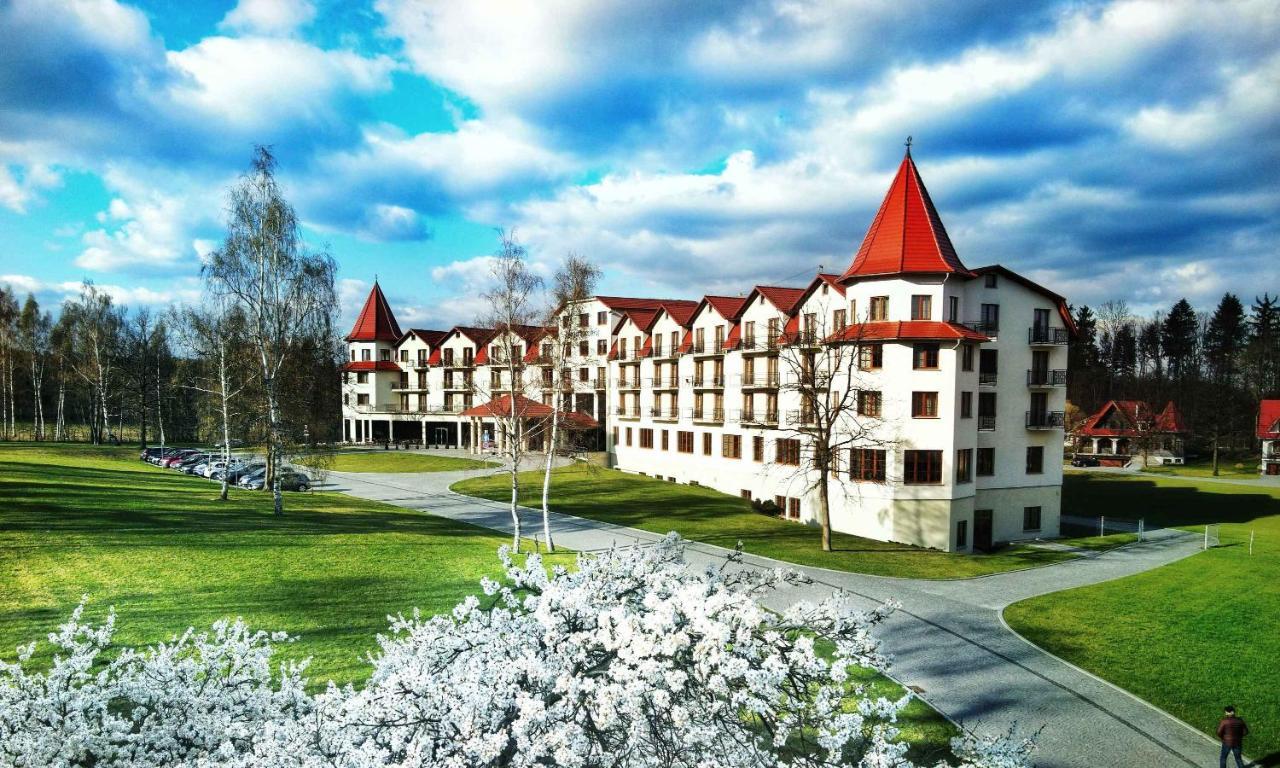 Hotel Nowy Zdroj - Centrum Zdrowia I Wypoczynku Polanica-Zdroj Exterior photo