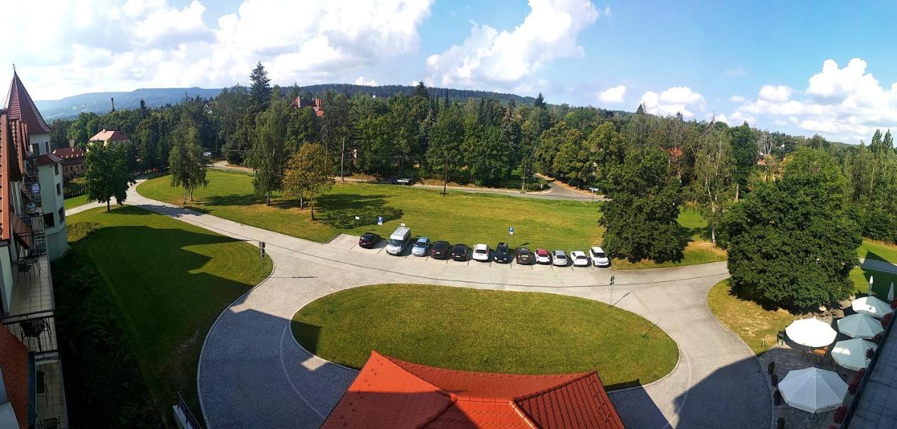 Hotel Nowy Zdroj - Centrum Zdrowia I Wypoczynku Polanica-Zdroj Exterior photo